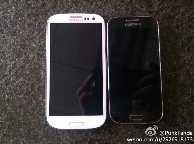 Alleged leaked images of Samsung Galaxy S4 Mini posted on Weibo by PunkPanda