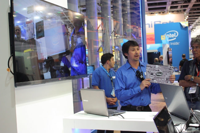 Augmented reality at the Intel booth, IFA 2013