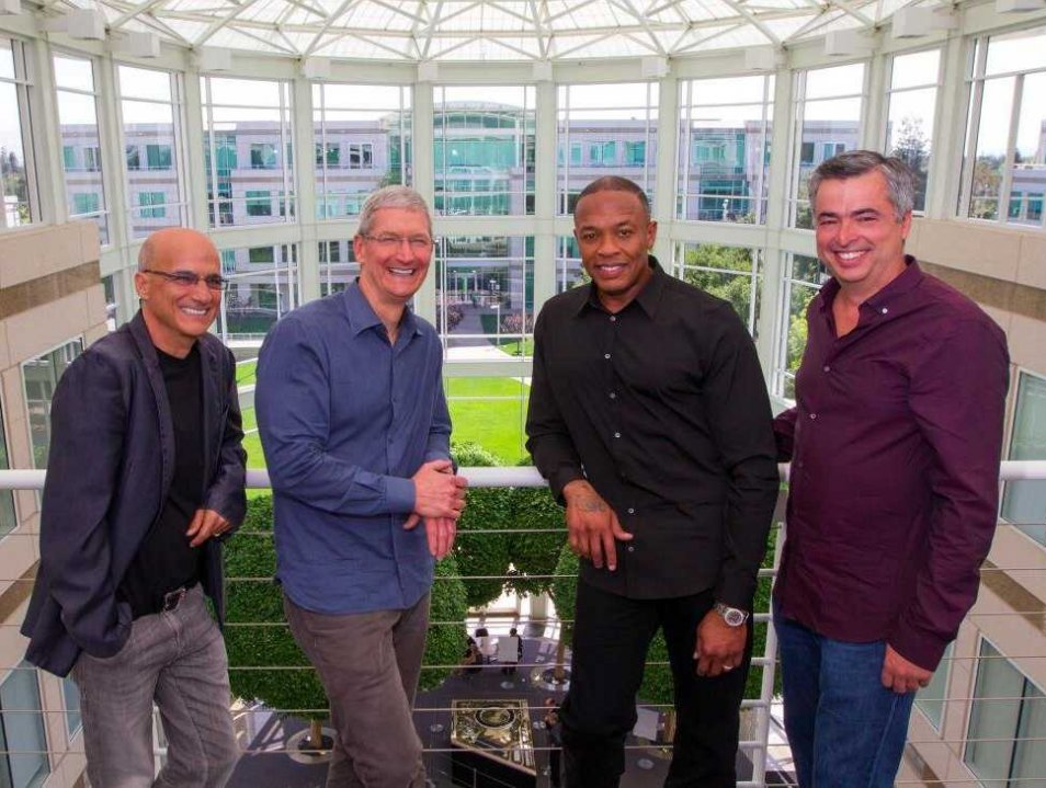 Apple CEO Tim Cook and SVP Eddy Cue with Beats co-founders Jimmy Iovine and Dr. Dre