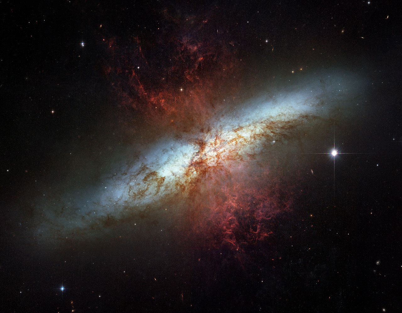 10 years ago the NASA-ESA Hubble celebrated its first 16 years of success by releasing this mosaic image of the magnificent starburst galaxy, Messier 82, also situated on Ursa Major, image via NASA, ESA and the Hubble Heritage Team (STScI)