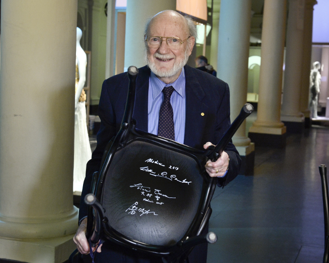 William Campbell receiving his Nobel Prize for biology, following studies on parasitic roundworms. Image: The Nobel Foundation/Claudio Bresciani