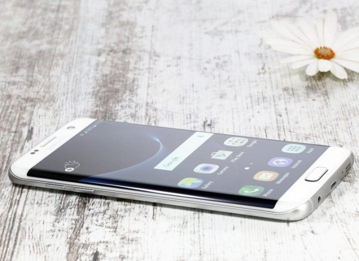 Galaxy S8 all-screen phone