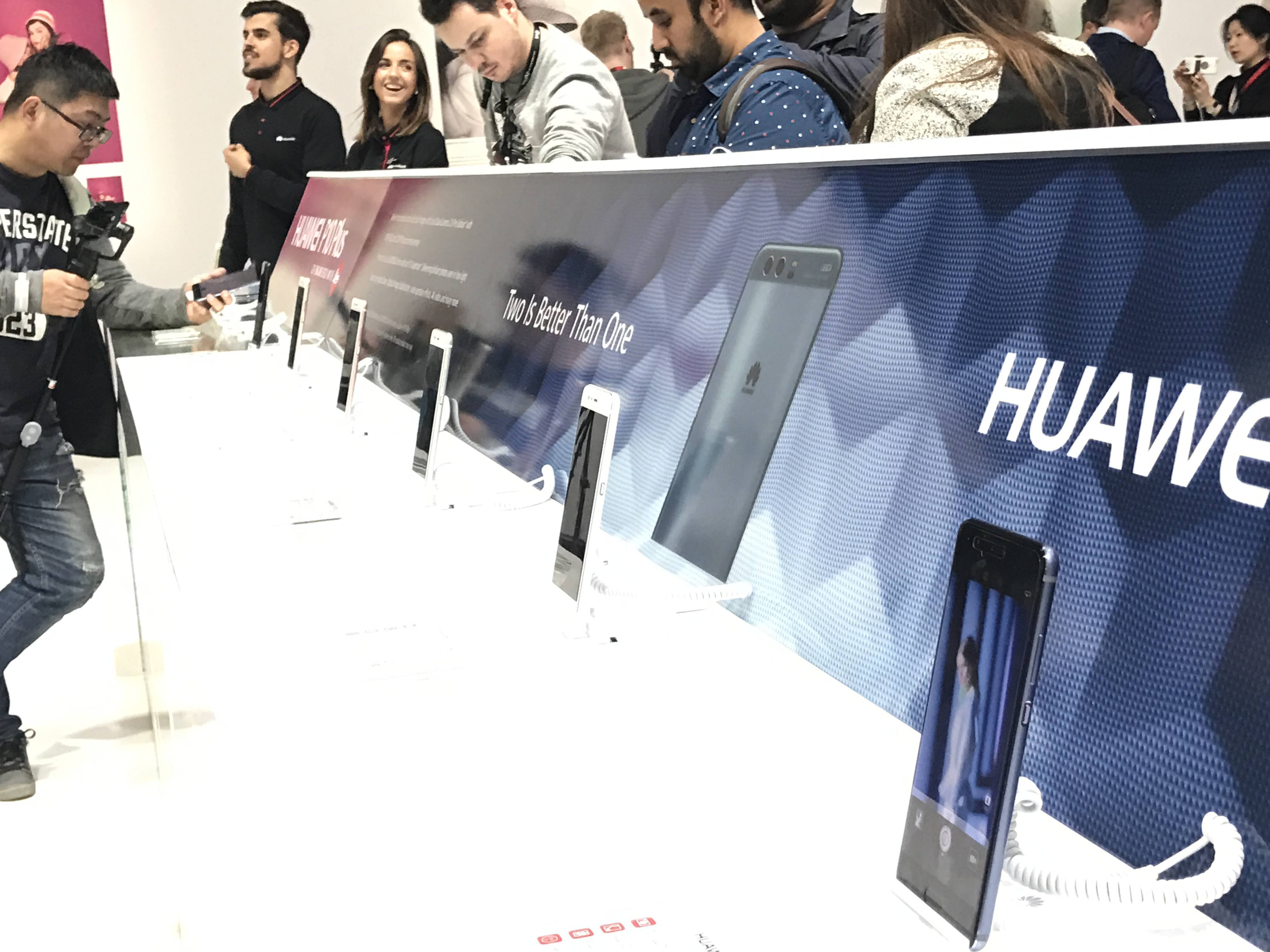 Huawei guns for Apple with new P10 and P10 Plus smartphones