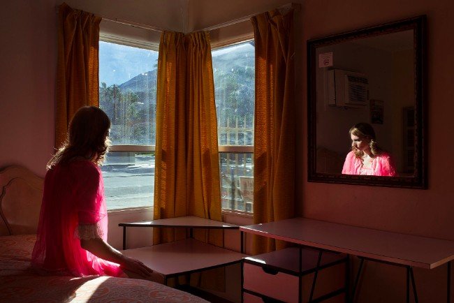 Aloha Hotel, Palm Springs, 2017. Image: Lissa Rivera. Portrait Series Winner, Magnum and LensCulture Photography Awards 2017.