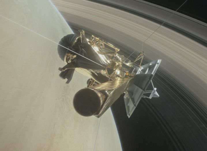 Illustration of Cassini diving between Saturn and its innermost rings as part of the mission's Grand Finale. Image: NASA/JPL-Caltech