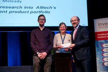 Charles O’Doherty and Dr Joanne Keenan receive the Invent Commercialisation award from DCU president Prof Brian MacCraith at the 2016 Invent Commercialisation Awards. Image: DCU