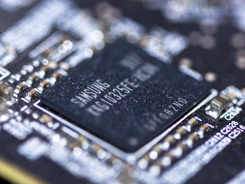 A close-up of a Samsung chip on a circuit board.