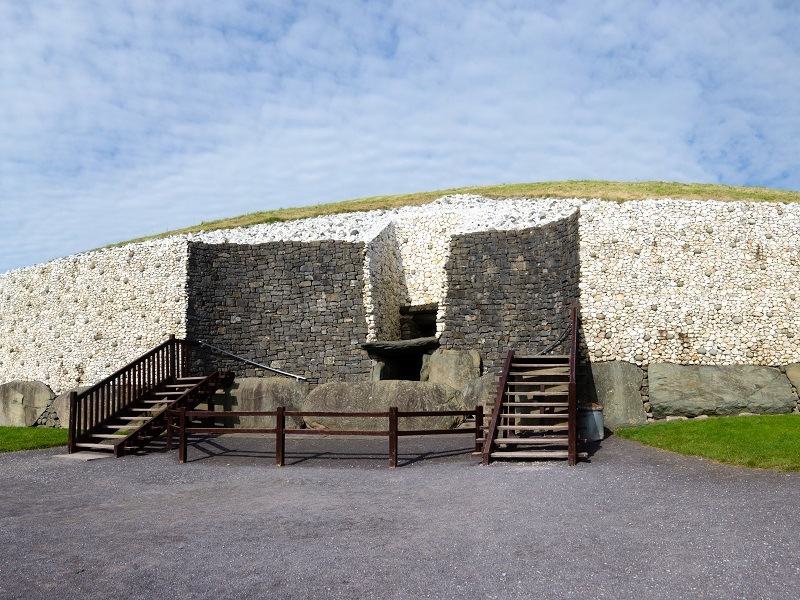Origin Of Newgrange Stonehenge And Other Sites Pinpointed To One Region