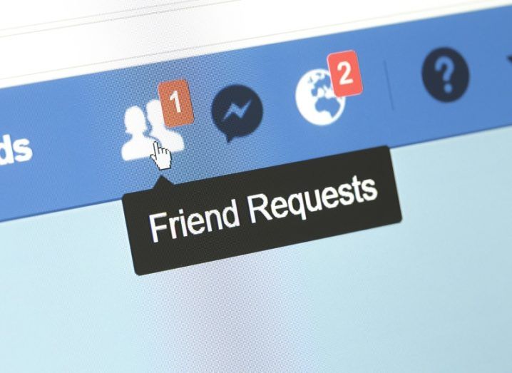 Facebook page showing friend requests and notifications.