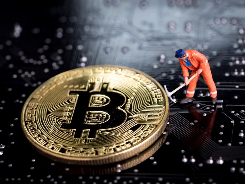 cum să faci mulți bani în criptomonede cât de sigur este să semnezi pentru a investi în bitcoins