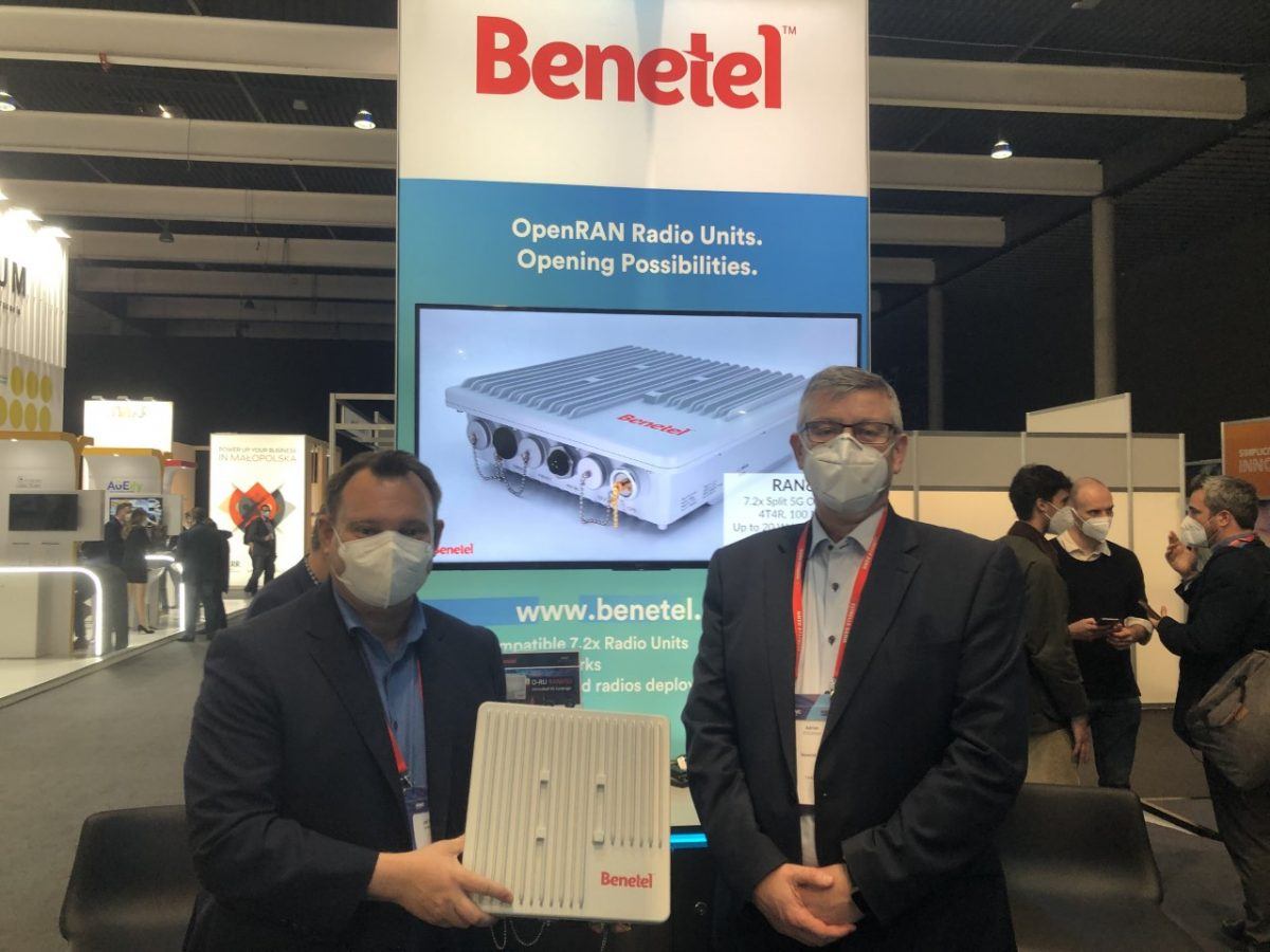 Benetel senior vice president Americas Olli Anderson and Benetel CEO Adrian O'Connor, showing the RAN650