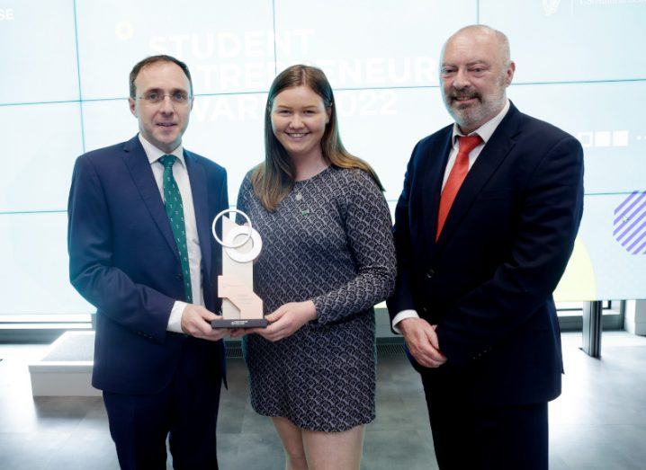 Annie Madden, co-founder of FenuHealth, and winner of Enterprise Ireland’s 2022 Student Entrepreneur of the Year Award with Minister of State for Trade Promotion, Digital and Company Regulation, Robert Troy TD and Richard Murphy, Enterprise Ireland. Image: Maxwells