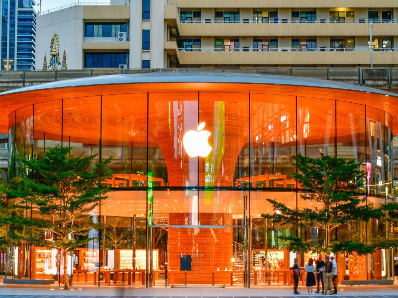 Apple berencana untuk mengizinkan toko aplikasi saingan di iPhone
