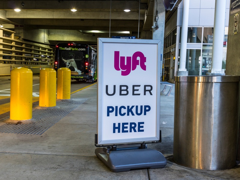 Putusan pengadilan California mempertahankan pengemudi Uber dan Lyft sebagai kontraktor