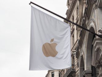 Apple to open up mobile payment tech to appease EU